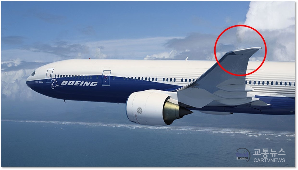 사고가 난 보잉 777기의 충돌 부위. 사진출처: Boeing. 편집: 김종혁