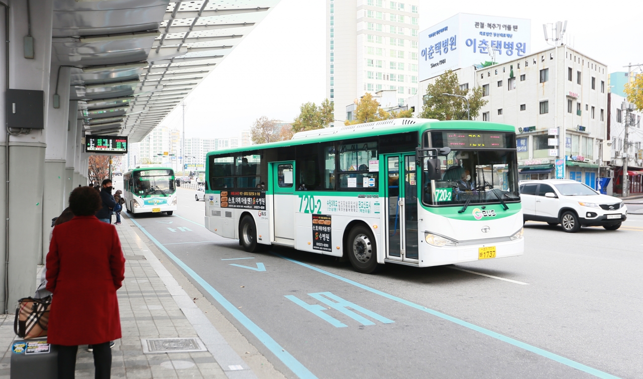 경기도 공공버스 일부노선이 전면파업해 운행이 중단되면서 불편이 예상된다. 기사내용고 관계 없는 자료사진.